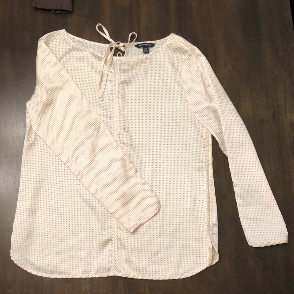 Banana republic crème w/ purple polka dots